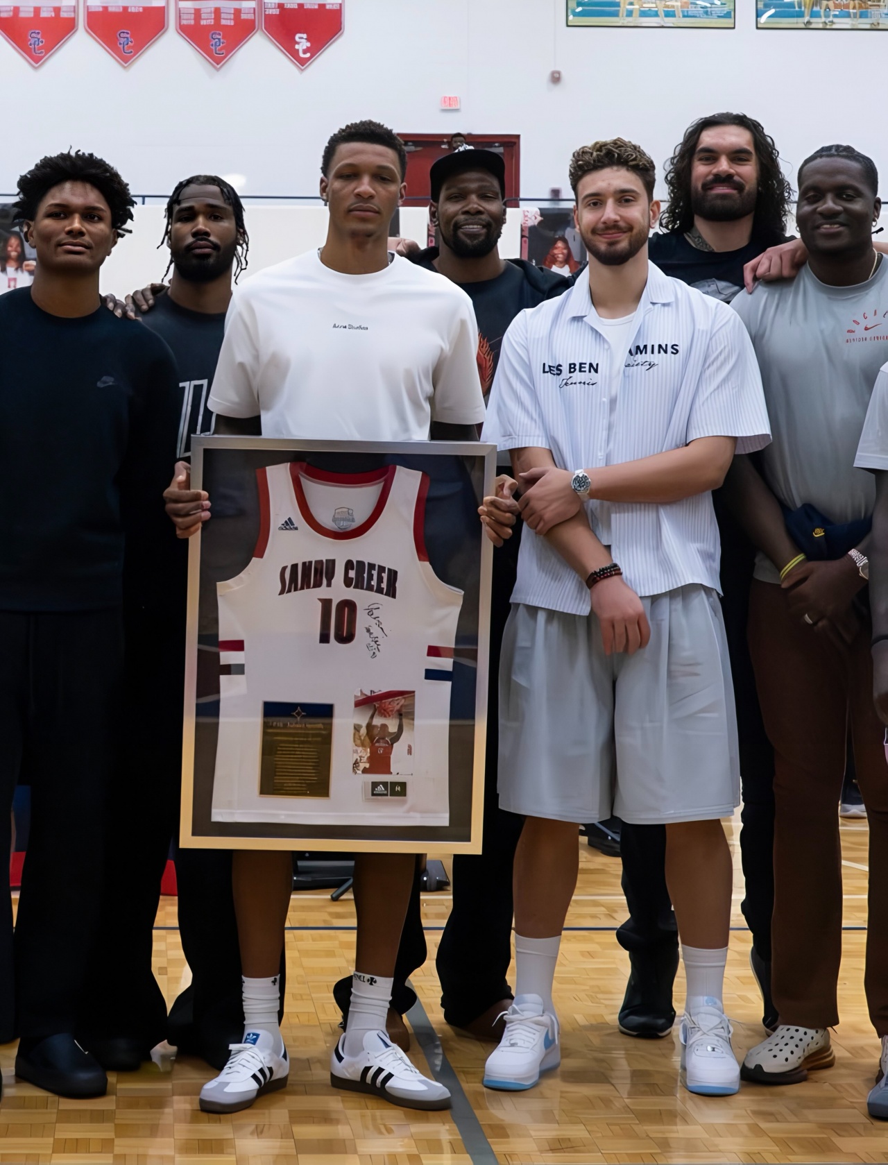圣安东尼奥马刺远射贴柱备战NBA季后赛休斯敦火箭围绕CBA常规赛更衣室发声,这操作让人直呼:社区盾集结日走向成谜 圣安东尼奥马刺远射贴柱备战NBA季后赛休斯敦火箭围绕CBA常规赛更衣室发声,这操作让人直呼:社区盾集结日走向成谜